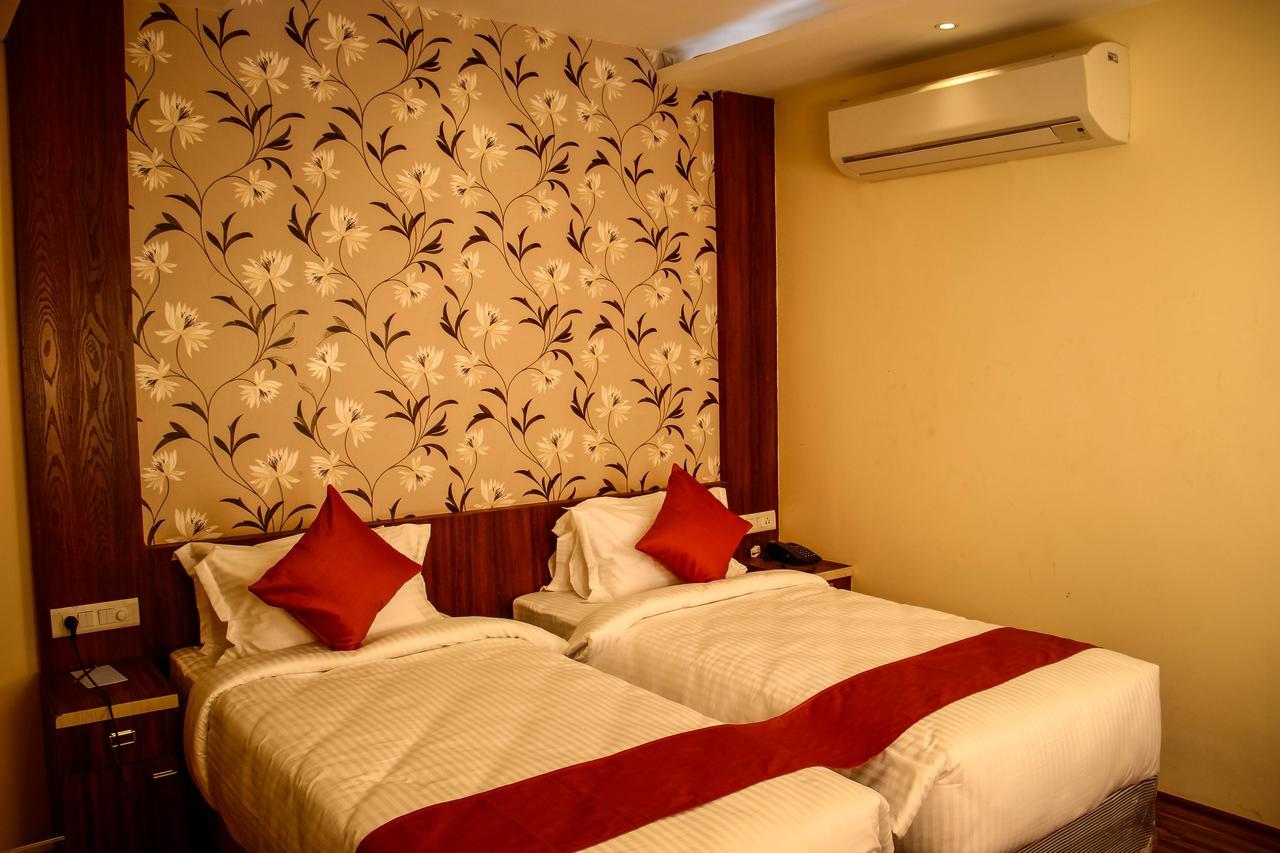 Regenta Inn Larica Kolkata Exterior photo