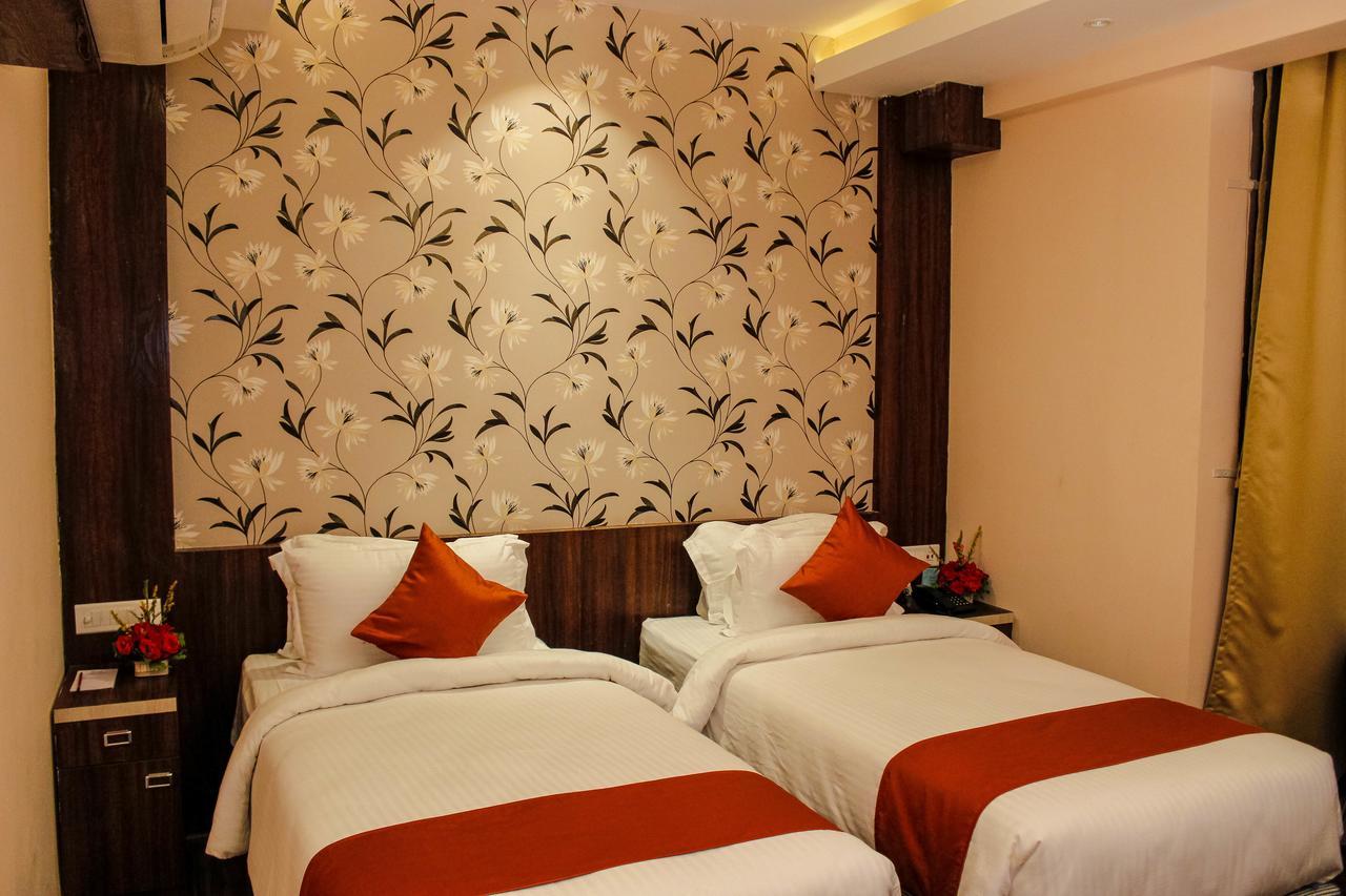 Regenta Inn Larica Kolkata Exterior photo