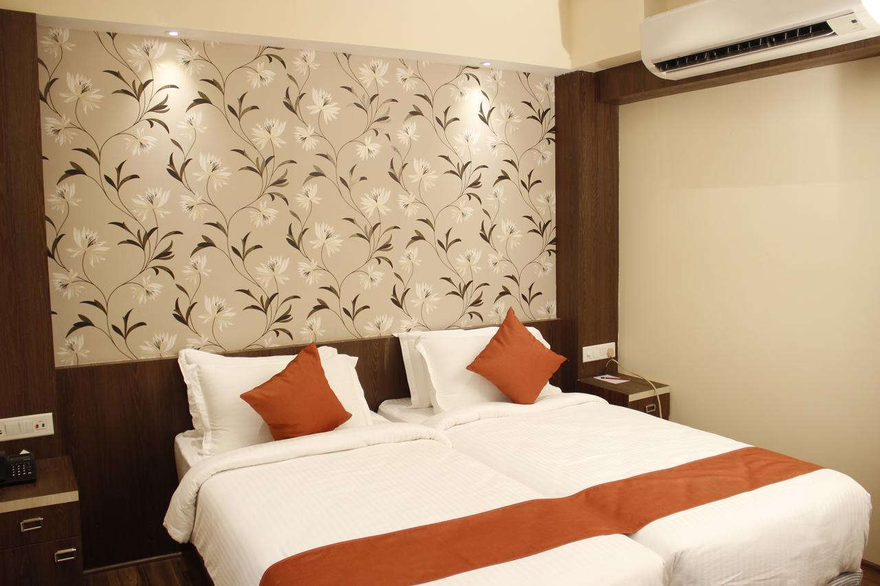 Regenta Inn Larica Kolkata Exterior photo