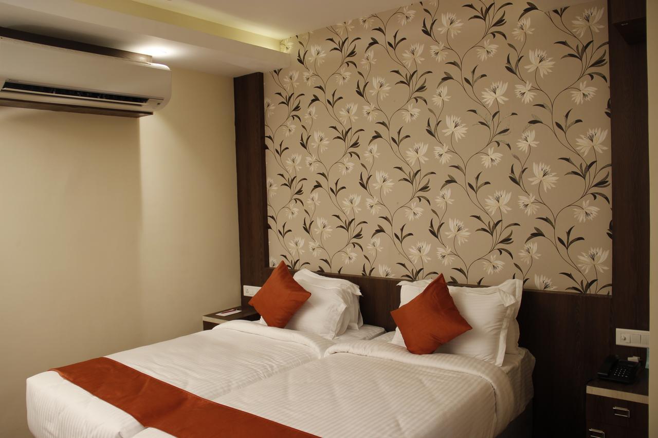 Regenta Inn Larica Kolkata Exterior photo