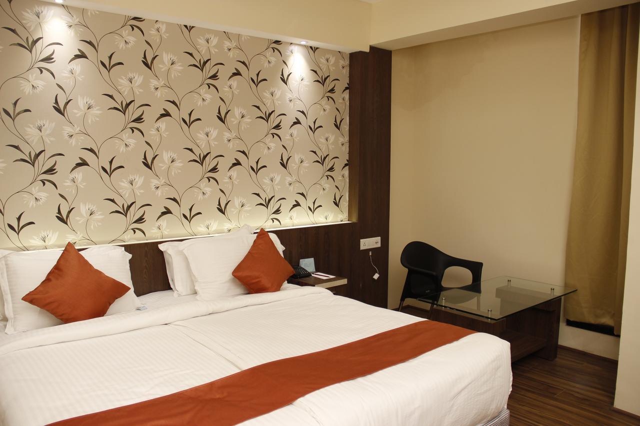 Regenta Inn Larica Kolkata Exterior photo