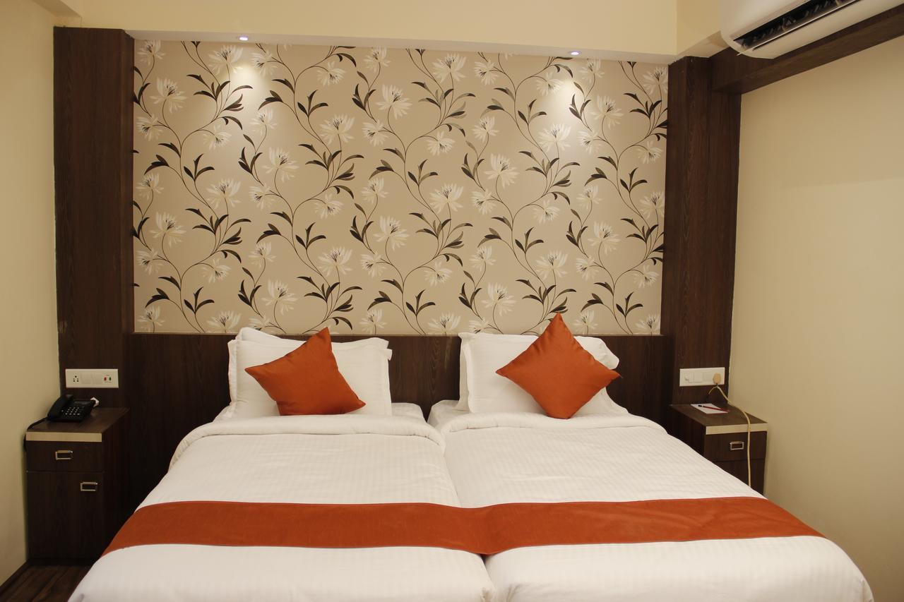Regenta Inn Larica Kolkata Exterior photo