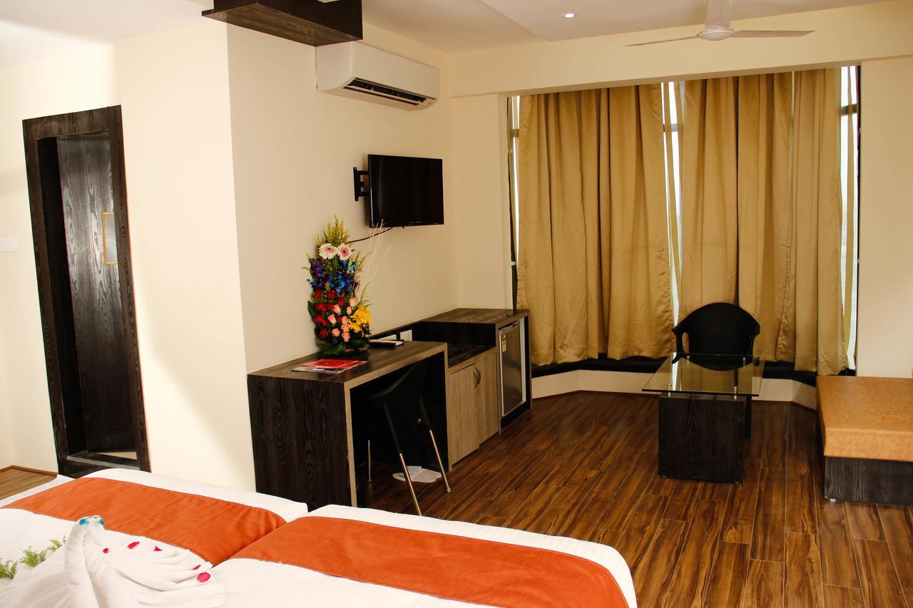 Regenta Inn Larica Kolkata Exterior photo
