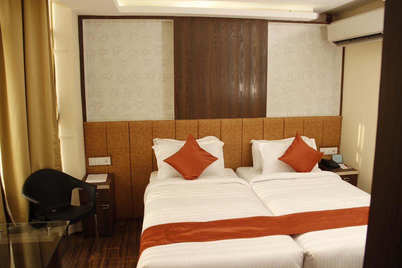 Regenta Inn Larica Kolkata Exterior photo