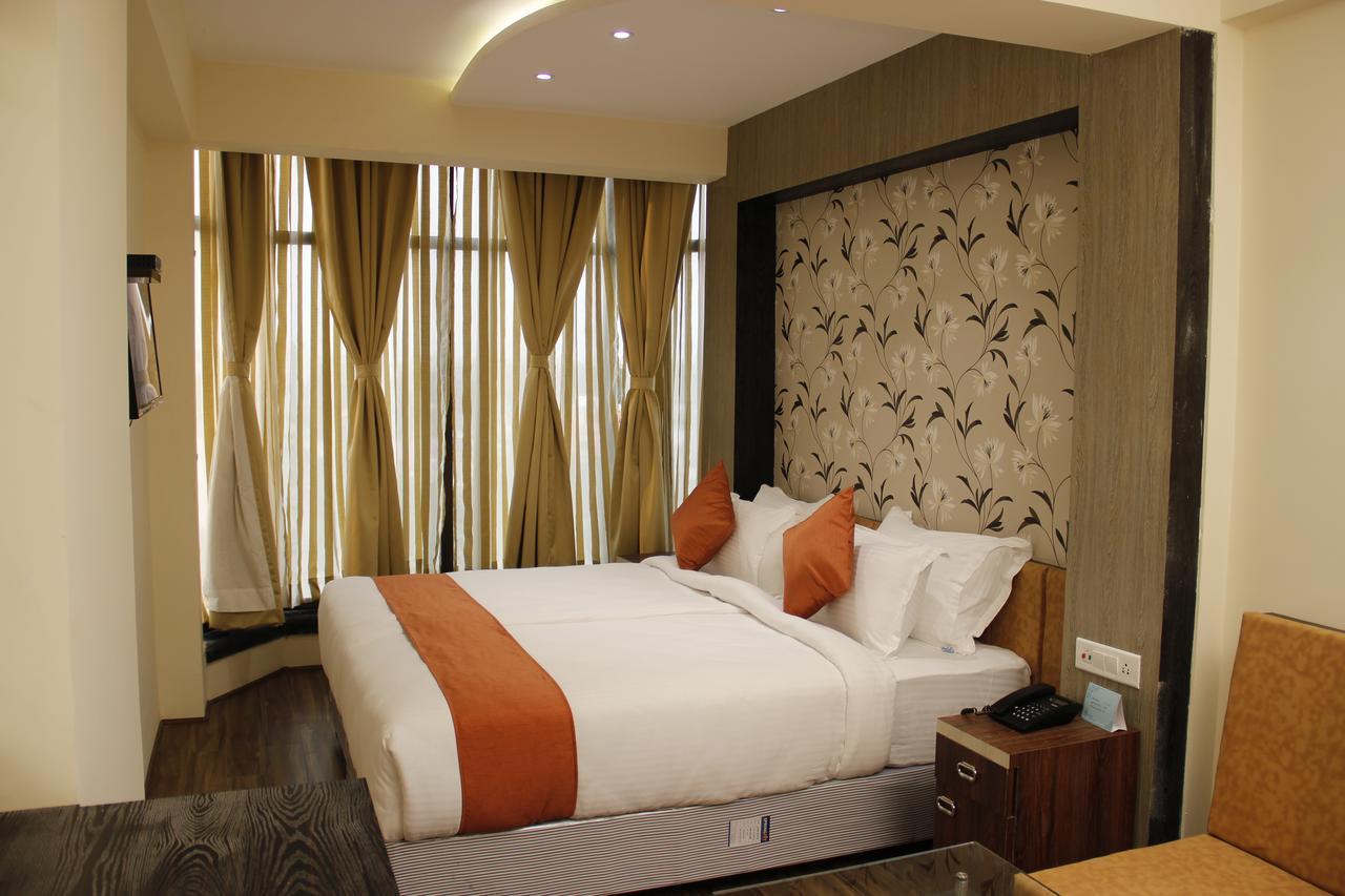 Regenta Inn Larica Kolkata Exterior photo