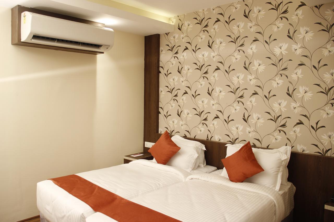 Regenta Inn Larica Kolkata Exterior photo