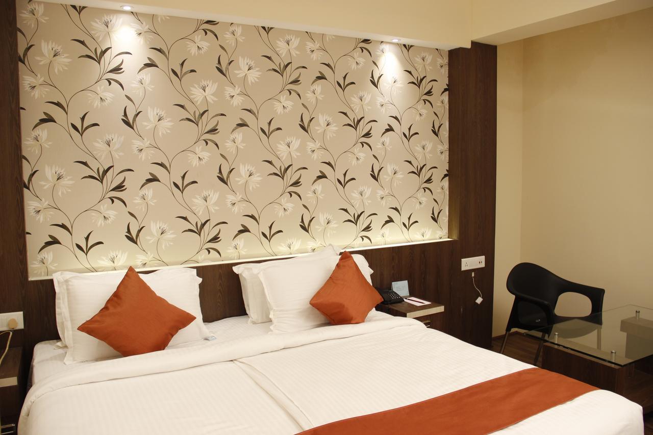 Regenta Inn Larica Kolkata Exterior photo