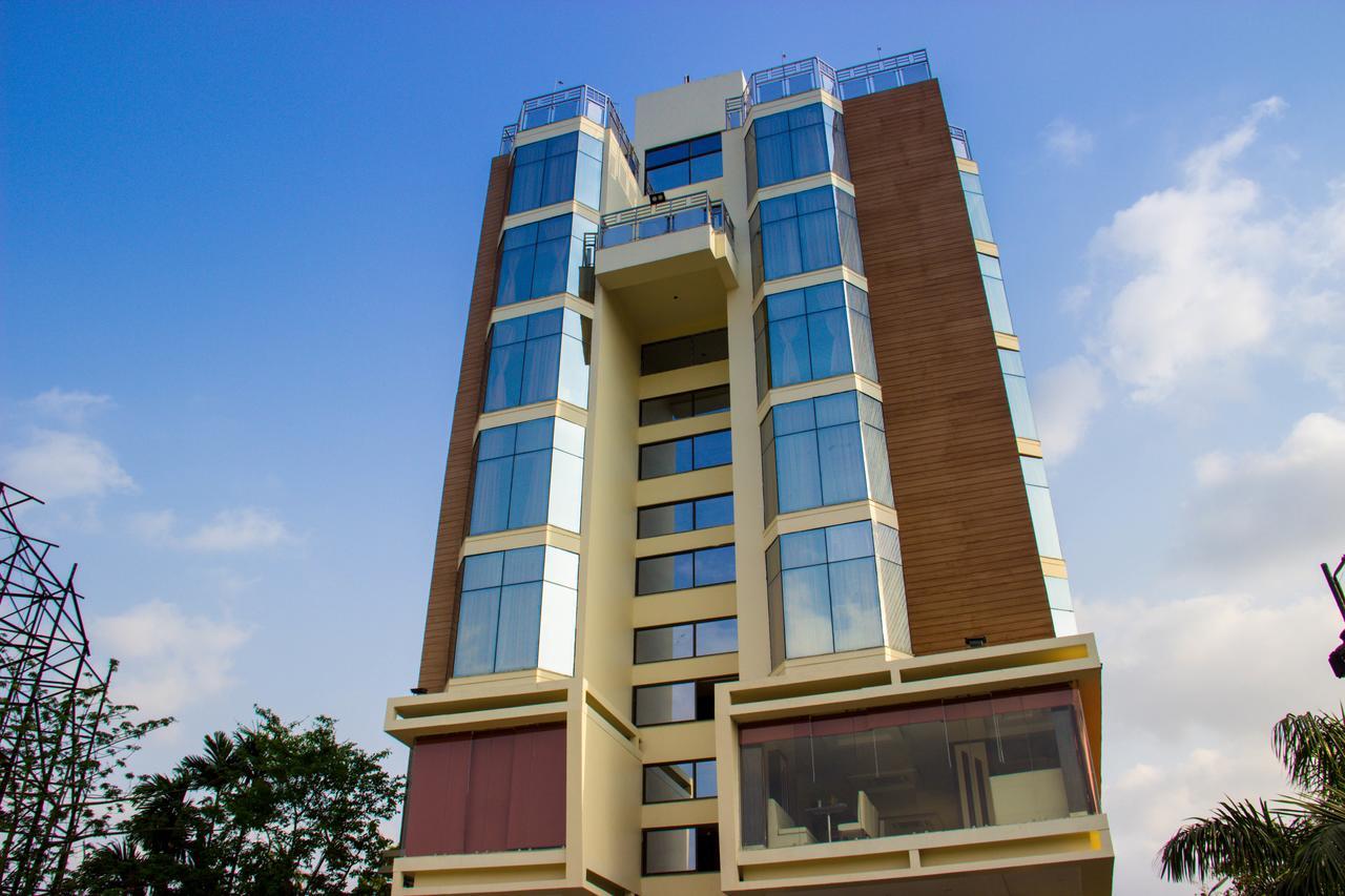 Regenta Inn Larica Kolkata Exterior photo
