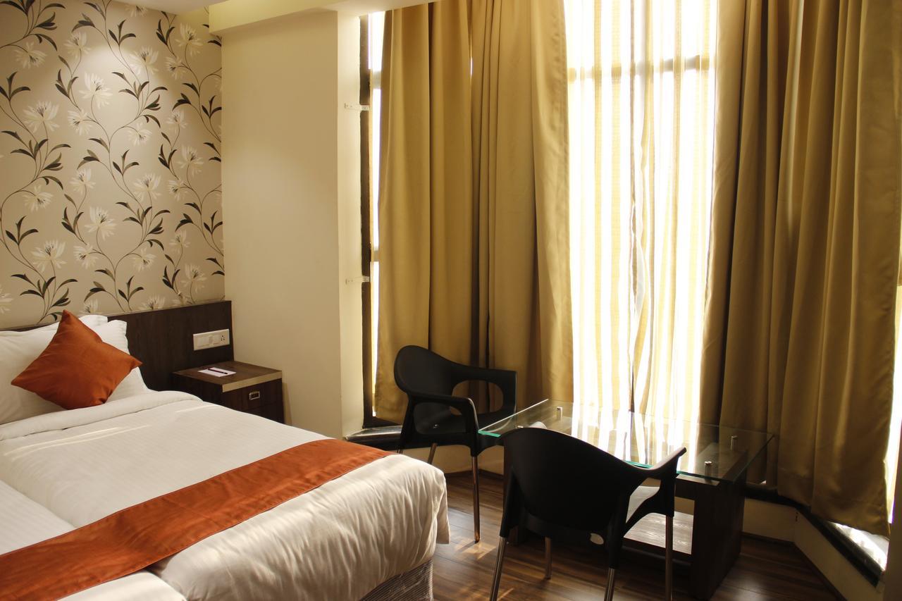 Regenta Inn Larica Kolkata Exterior photo