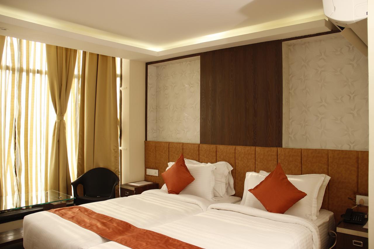 Regenta Inn Larica Kolkata Exterior photo