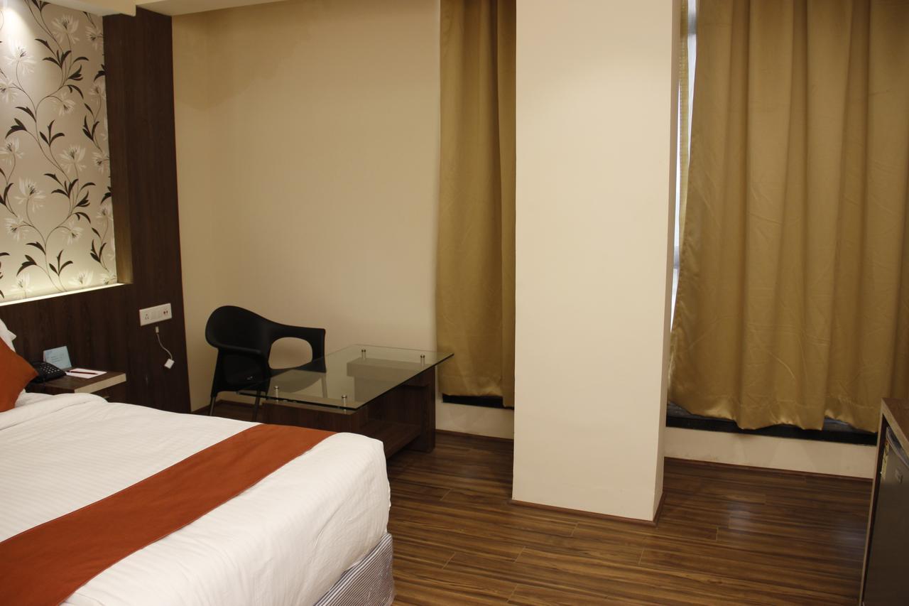 Regenta Inn Larica Kolkata Exterior photo