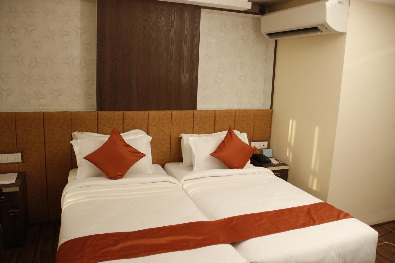 Regenta Inn Larica Kolkata Exterior photo