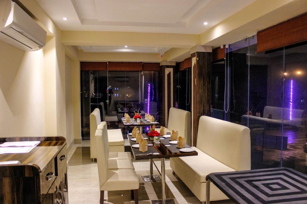 Regenta Inn Larica Kolkata Exterior photo