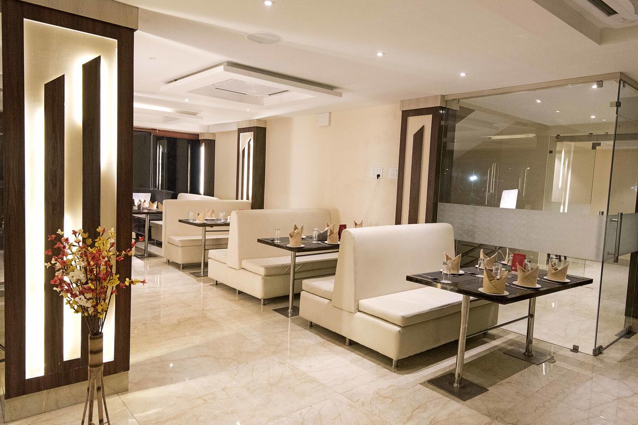 Regenta Inn Larica Kolkata Exterior photo